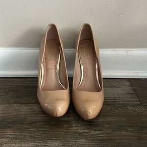 COACH PATENT LEATHER HEEL SZ. 6.5